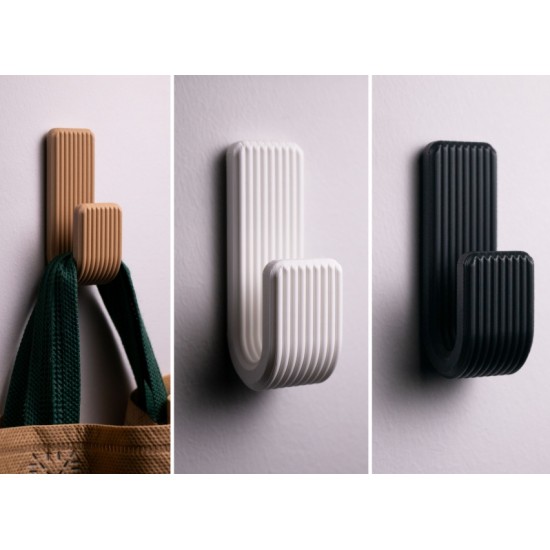 Modern Çizgili Dekoratif Duvar Askısı – Minimalist Tasarım
