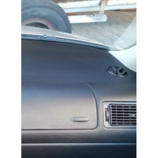 VW GOLF IV Uyumlu Torpido Logo – Araç İçi Dekoratif VW Amblem