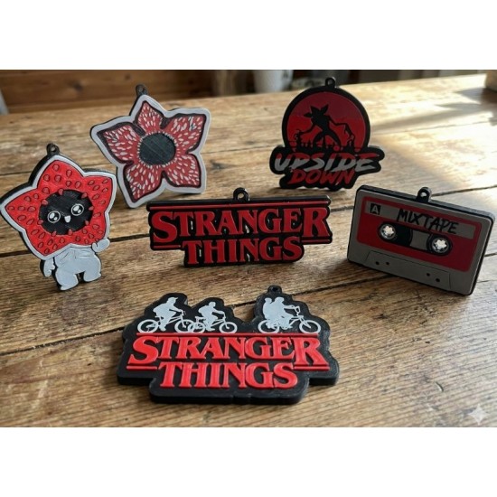 Stranger Things Temalı 3D Baskı Anahtarlık Seti – Demogorgon & Mixtape Tasarım